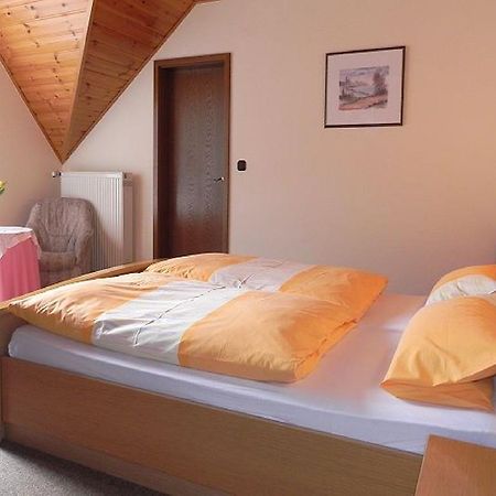 Gaestehaus Freimuth Mesenich Bagian luar foto