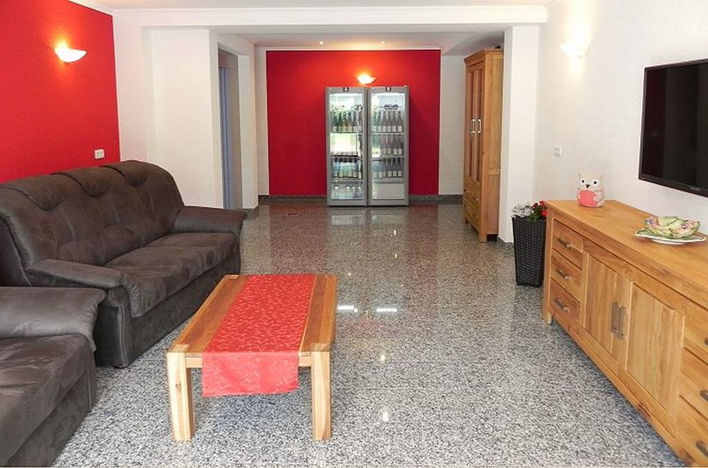 Gaestehaus Freimuth Mesenich Bagian luar foto
