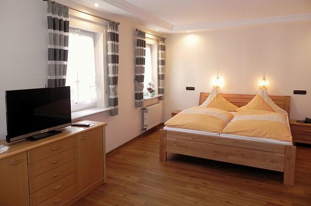 Gaestehaus Freimuth Mesenich Bagian luar foto