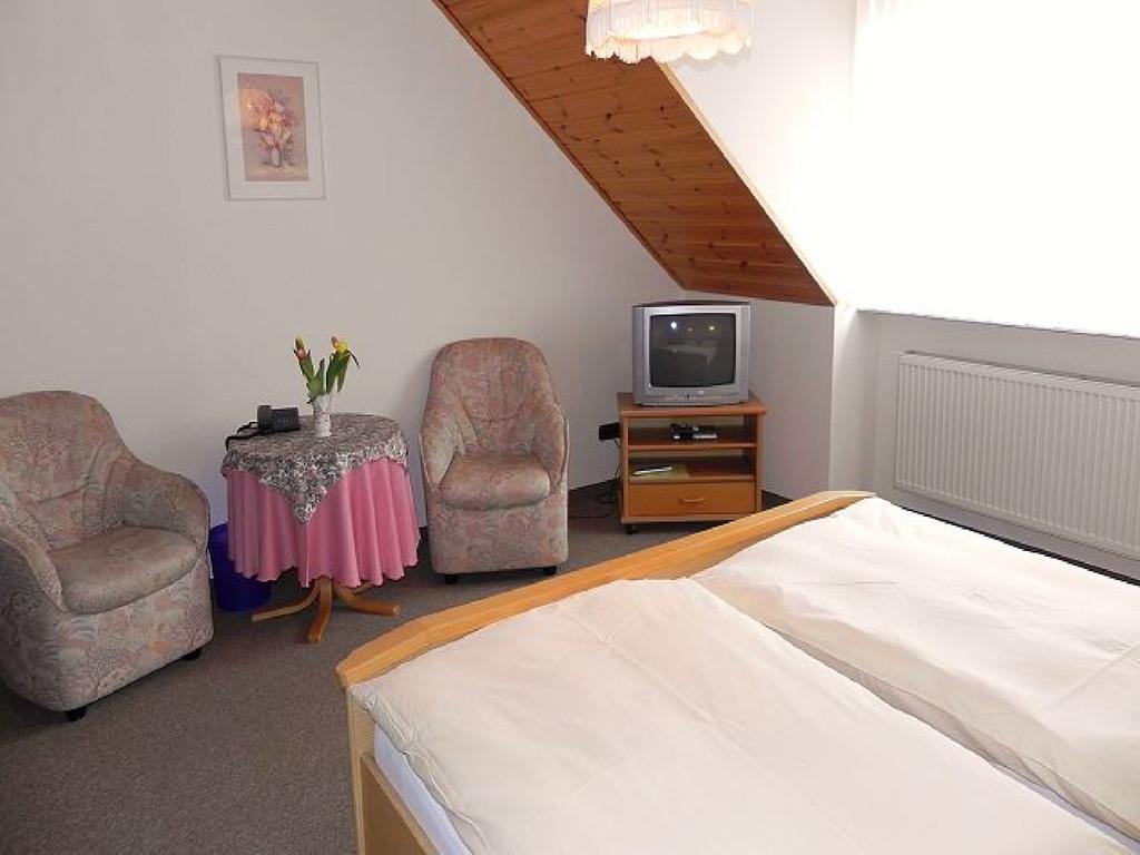 Gaestehaus Freimuth Mesenich Bagian luar foto
