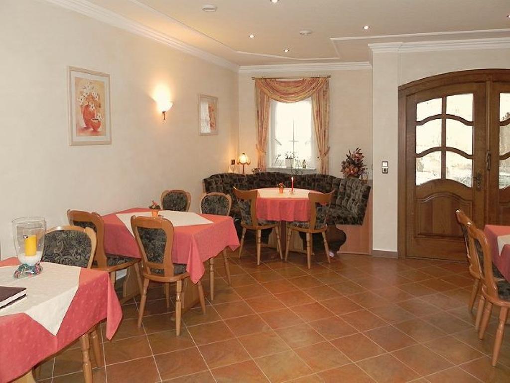 Gaestehaus Freimuth Mesenich Bagian luar foto