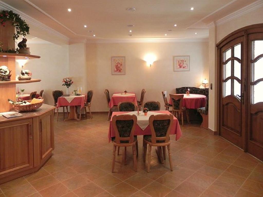 Gaestehaus Freimuth Mesenich Bagian luar foto